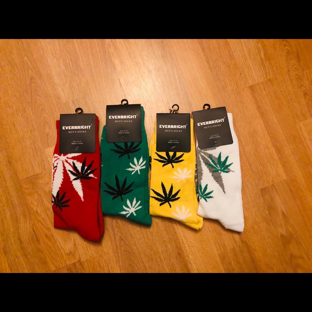 SOLD ! Set of four Men’s socks size 10-13 - Picture 2 of 5